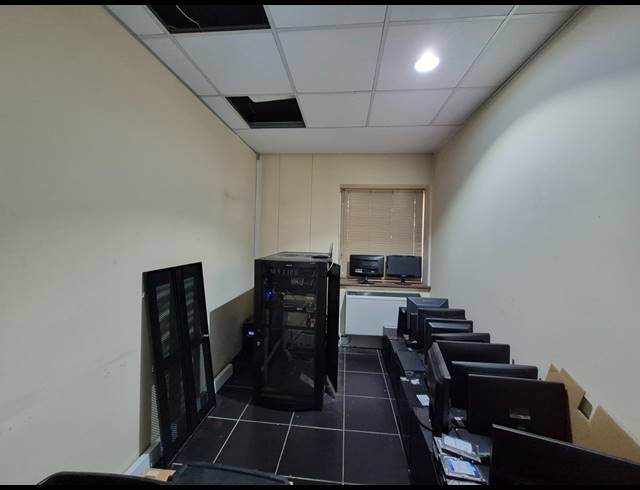 99M² OFFICE TO LET IN HYDE PARK